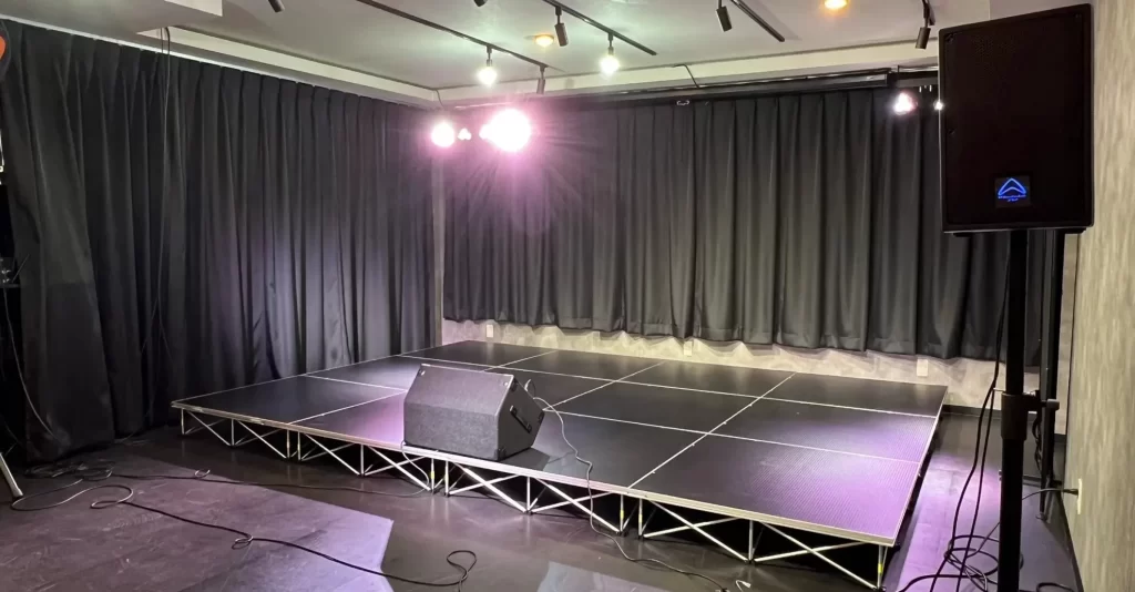 大阪梅田難波心斎橋エリアでステージ付きのレンタルスペースはなにわGROWUPがおすすめ