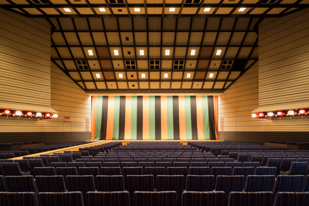 難波には落語文化が根強い