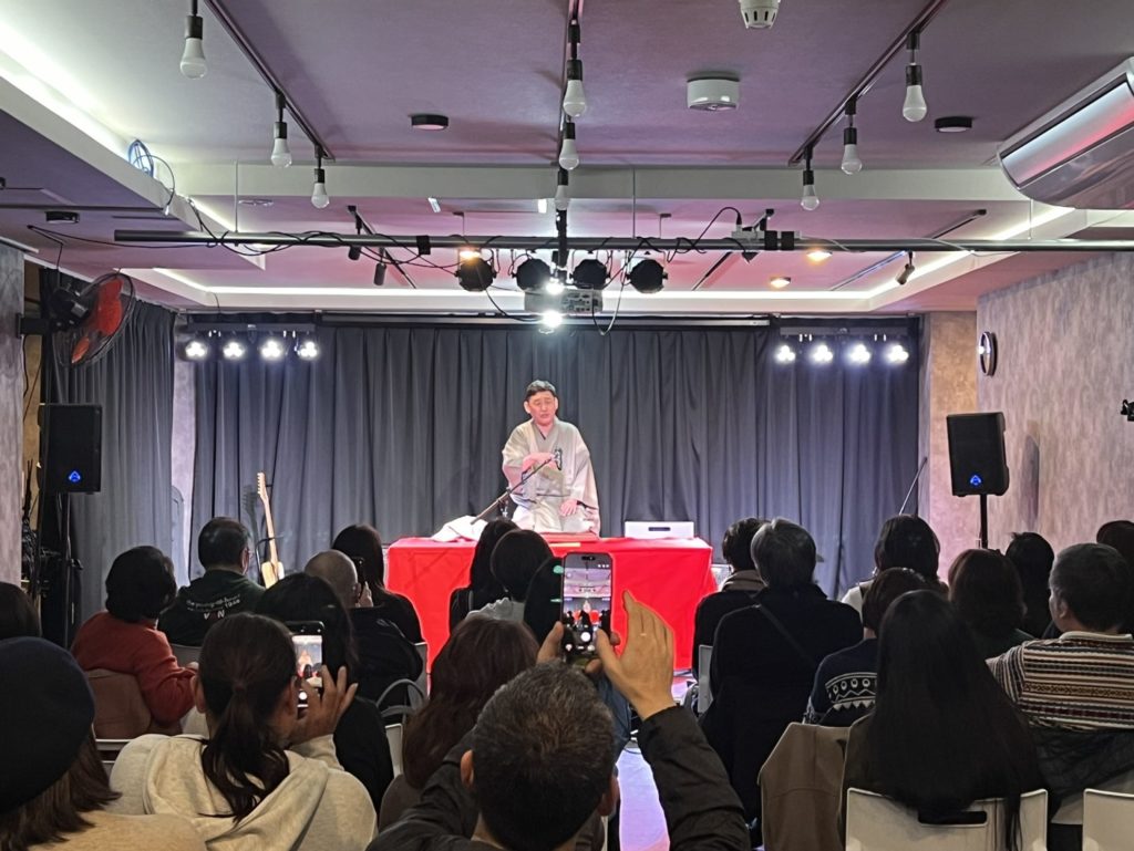 大阪 難波のレンタルスペース「なにわGROWUP」で開催された落語イベントの様子
